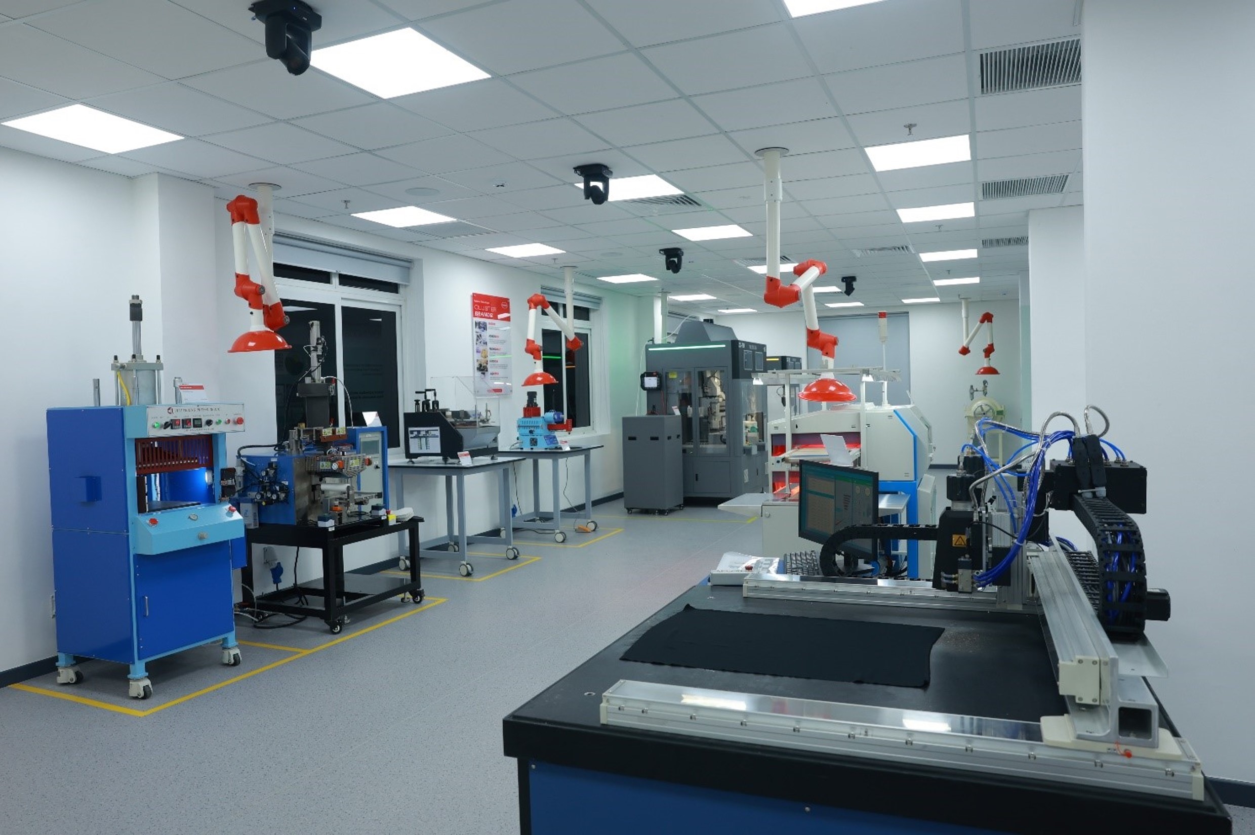 State-of-the-art lab for footwear and fashion in Thanh Hoa’s Application Center.