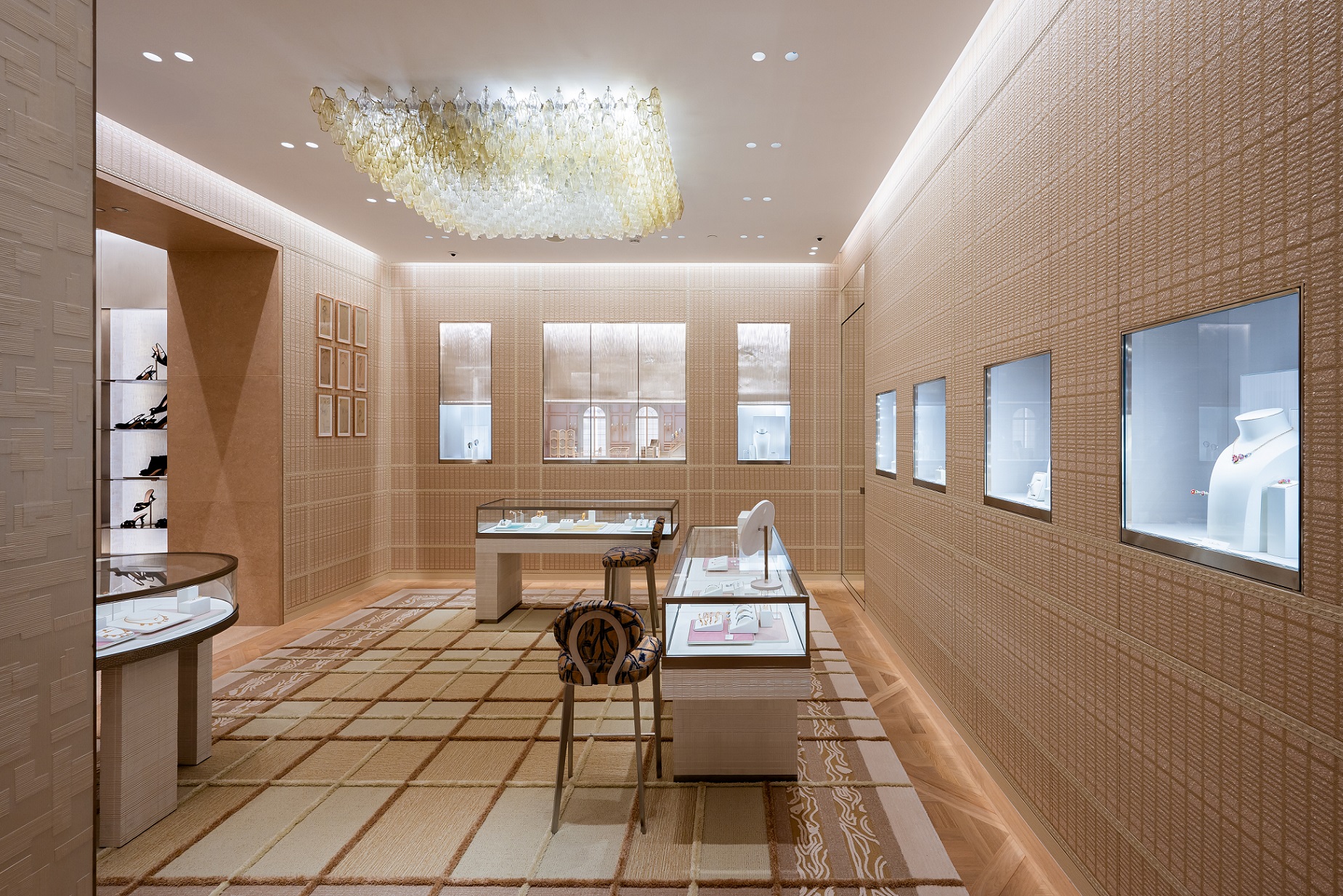 My Dior fine jewellery collection is exclusively showcased at the Dior Galaxy Macau boutique.