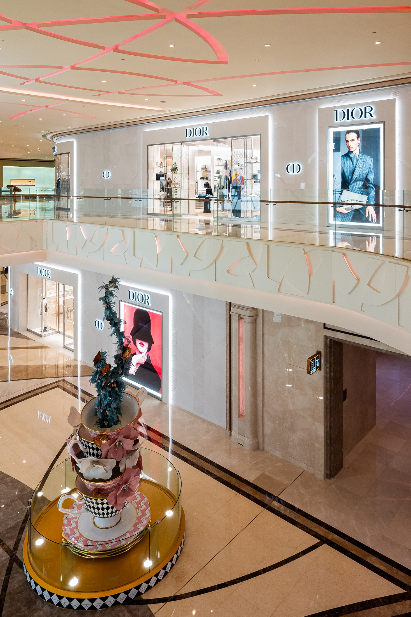 The newly reinvented Dior Galaxy Macau boutique now reopens at Galaxy Promenade.